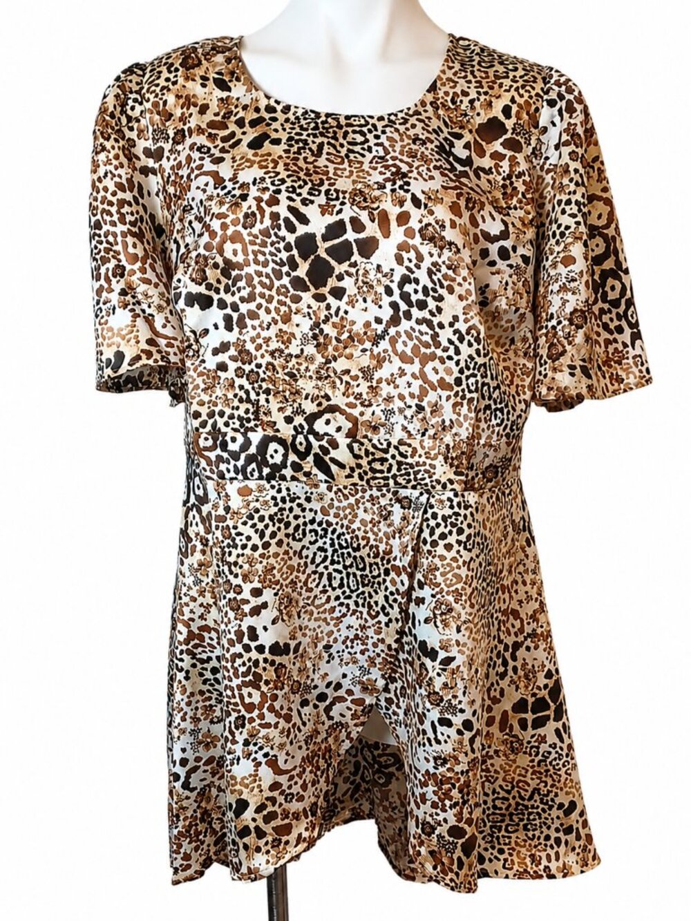 Plus Size 0X Women’s Leopard Print Tunic Satin feel. Lightweight blouse. Dinner